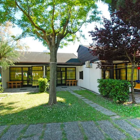 Holiday home Locazione Turistica Borsetti.17